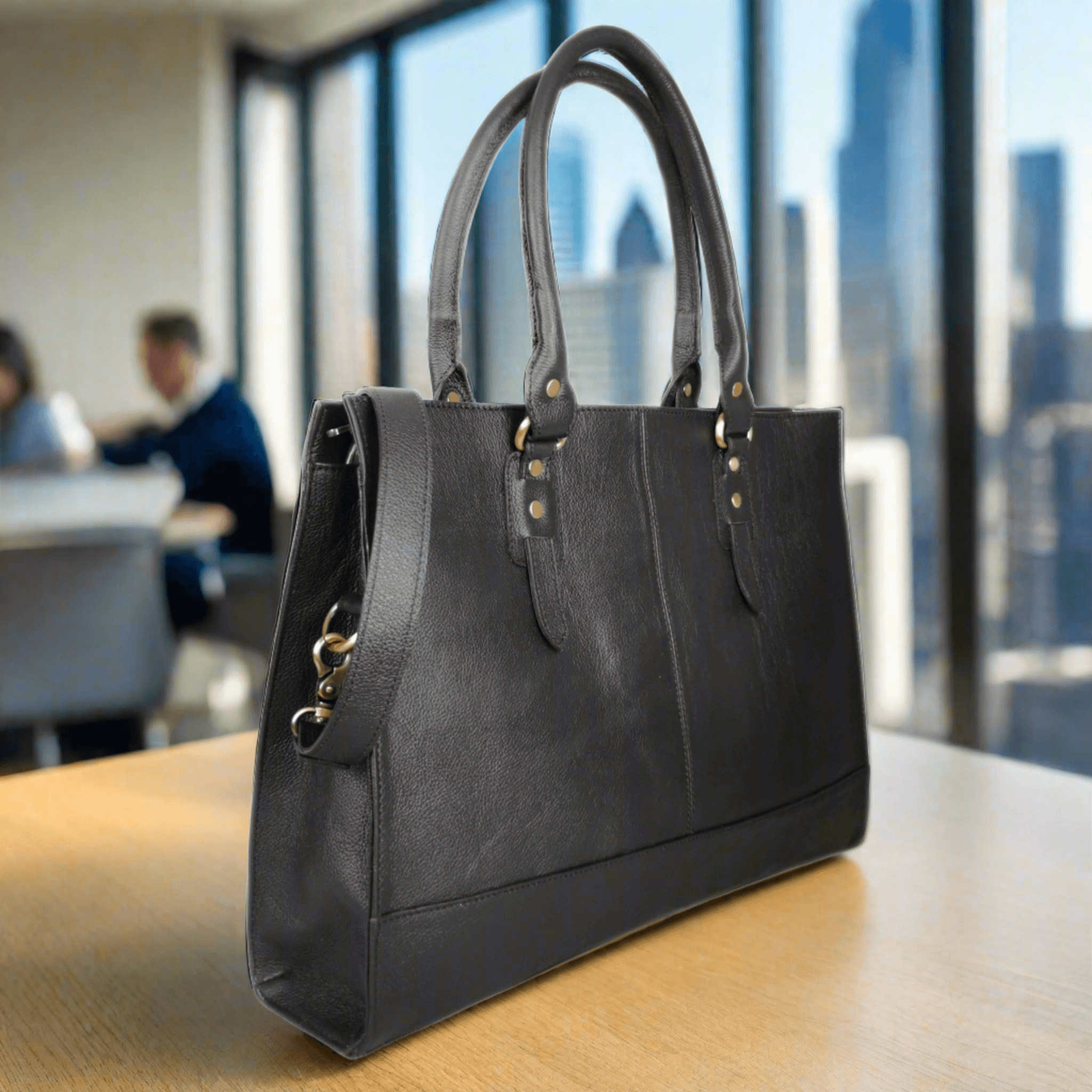 The Signature 17" Bag, Black